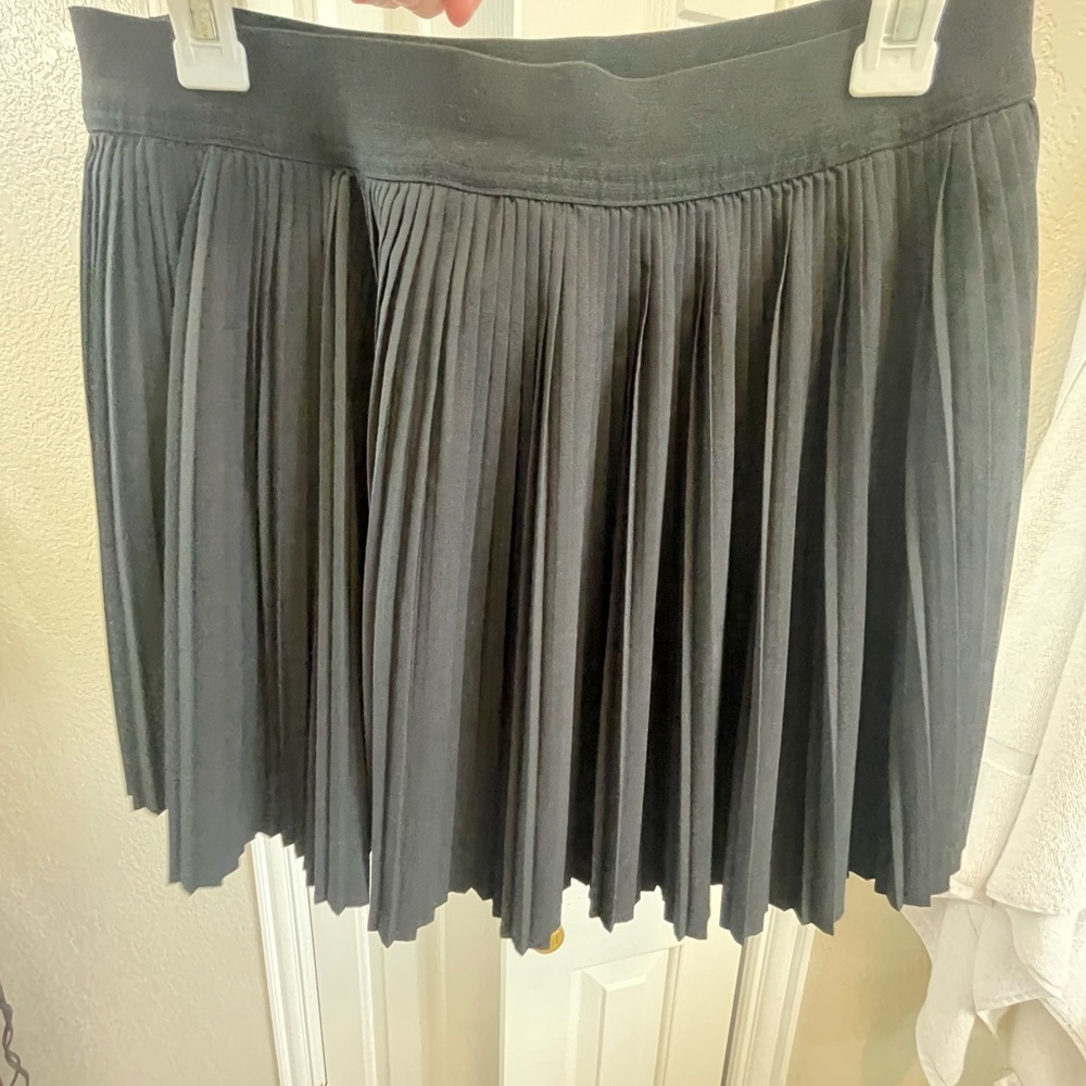 Extra High-Waisted StretchTech Micro-Pleated Sport Skirt Skort Old Navy